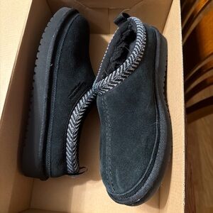 Kookaburra by Ugg Black Suede Men's Slippers Shoes